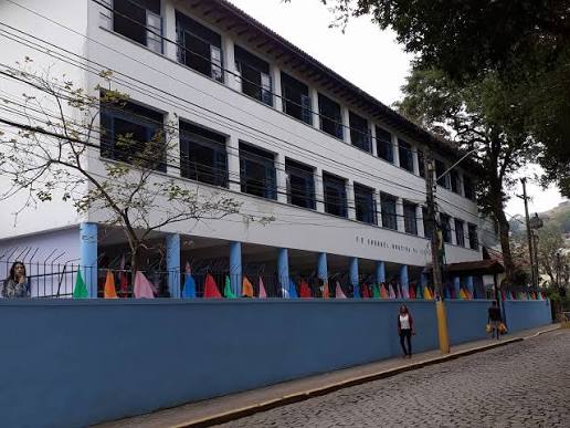Fachada da EM CEL MOREIRA DA SILVA