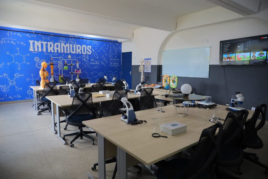 Escolas Municipais de Mangaratiba agora contam com laboratórios de iniciação científica