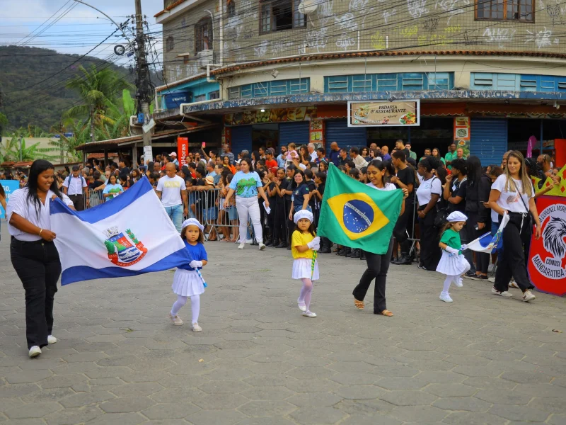 Prefeitura de Mangaratiba realiza Desfile Cívico na Praia do Saco
