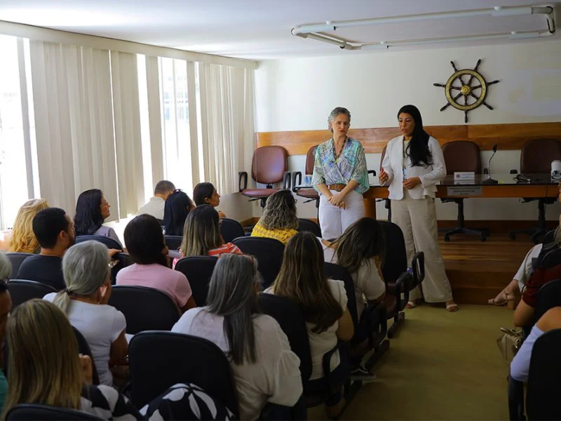 Setembro Amarelo: Palestra sobre saúde mental reúne orientadores educacionais de Mangaratiba