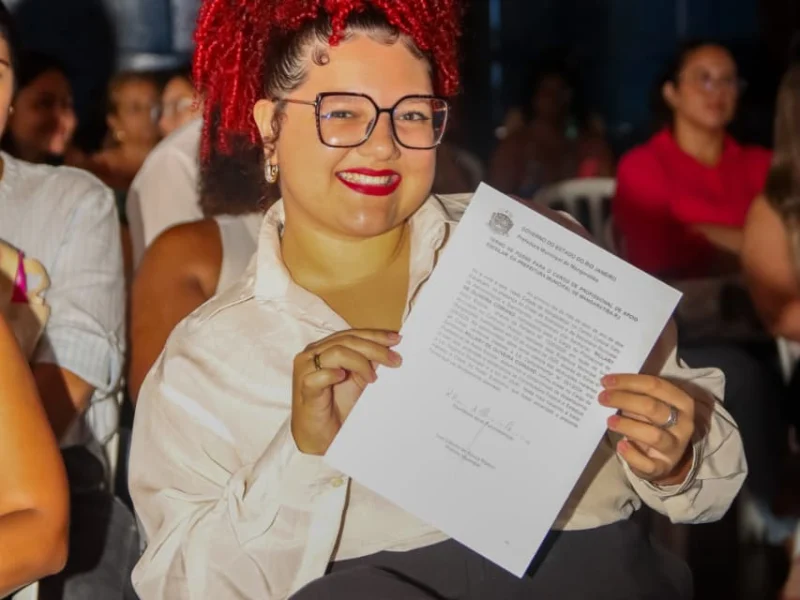 Prefeitura de Mangaratiba empossa 56 novos profissionais da educação