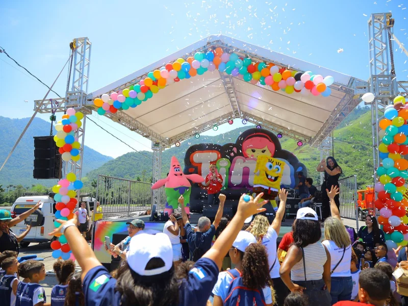 Alunos celebram a Festa das Crianças em Mangaratiba